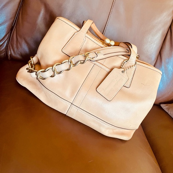 Coach Hamptons Archive 10th Anniversary - Picture 2 of 3